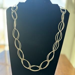 Silver loop necklace